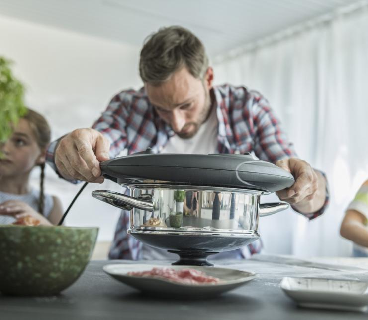 Baking with Navigenio – how to turn your pot into a small oven