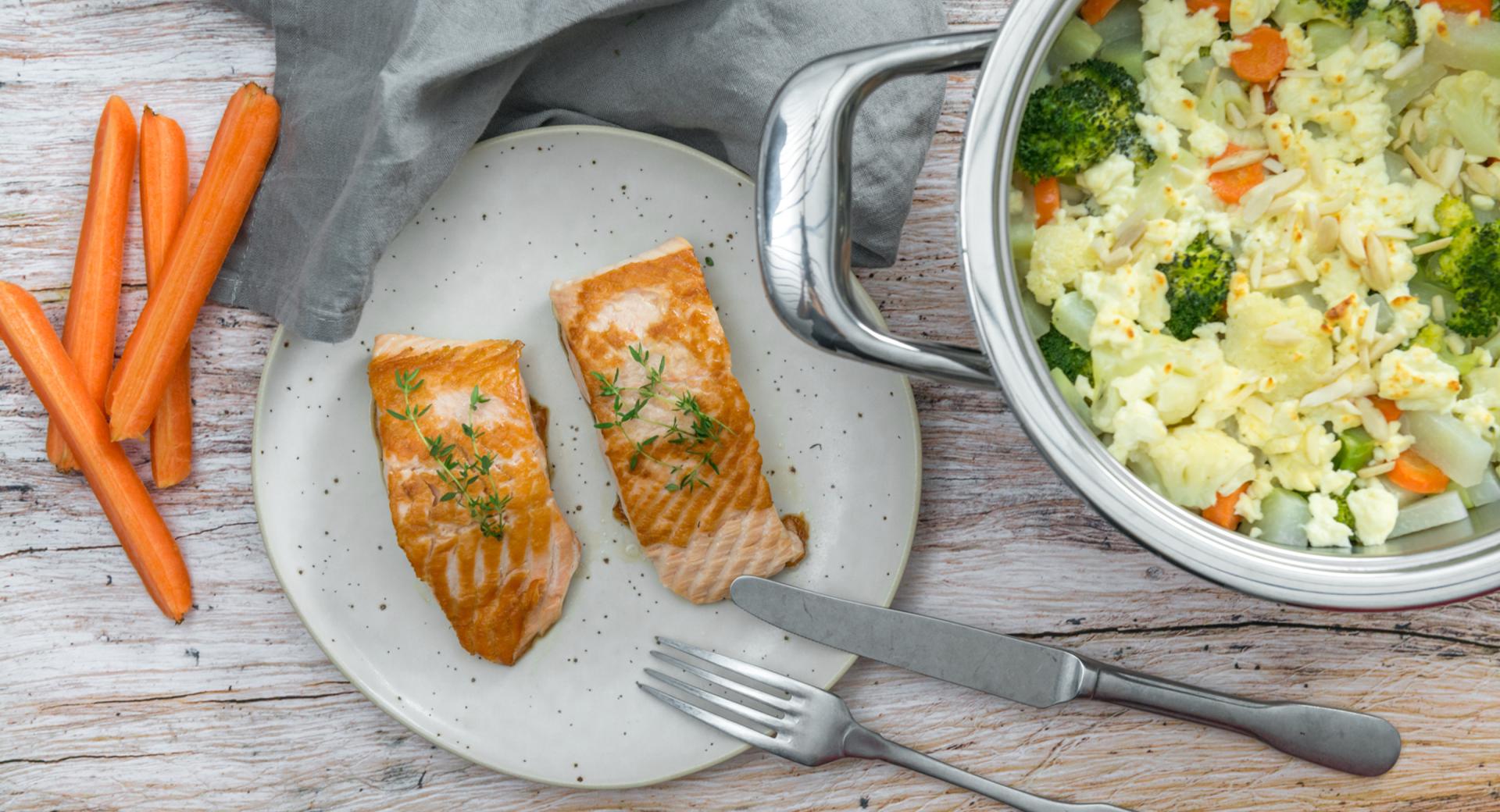 Salmon fillet with gratinated seasonal vegetables 