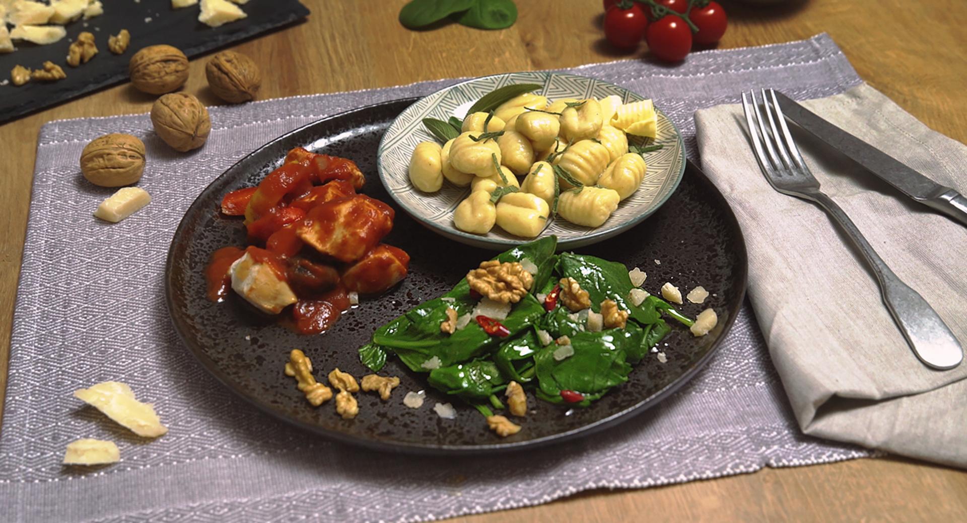 Pepper chicken with gnocchi and spinach