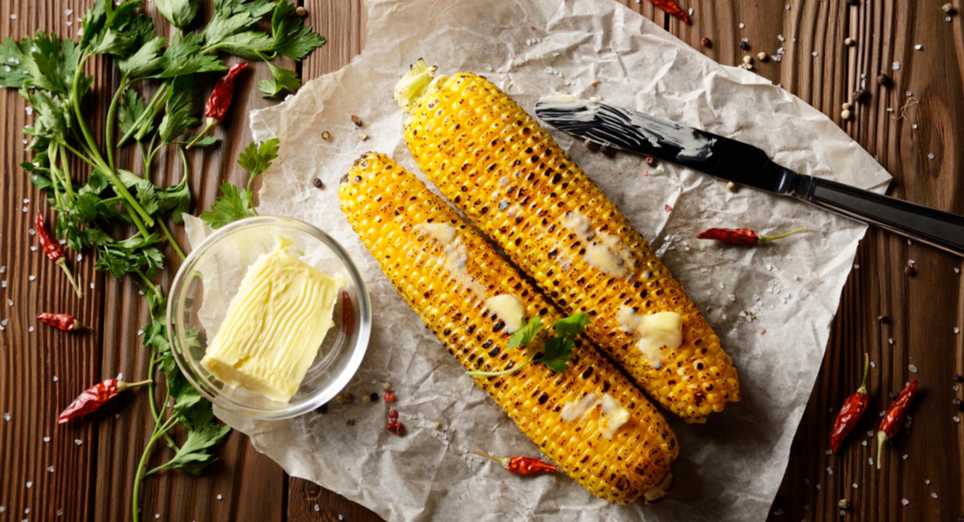 Corn on the cob with basil and pine-nut butter 