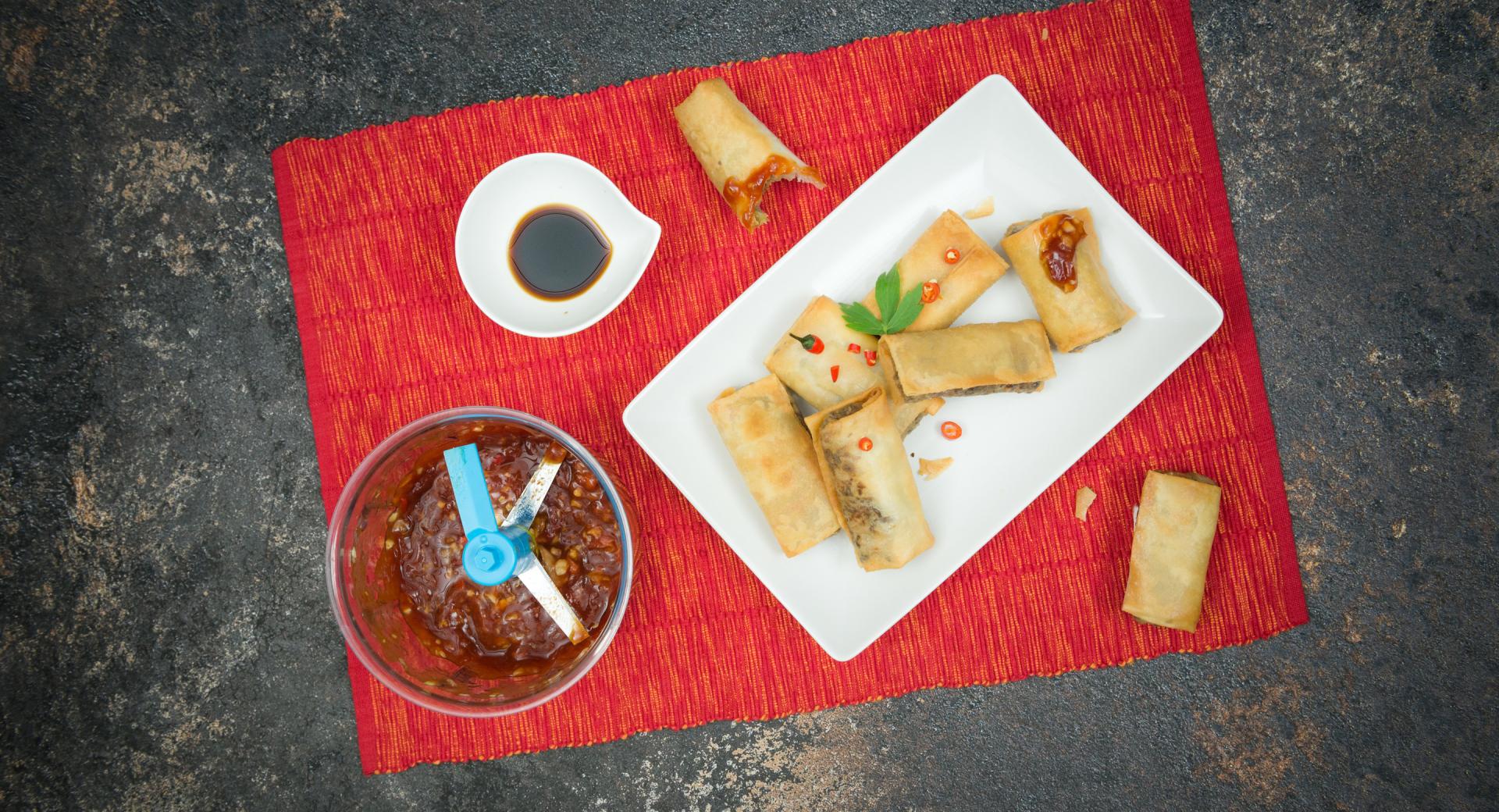 Spring rolls with sweet-hot sauce 