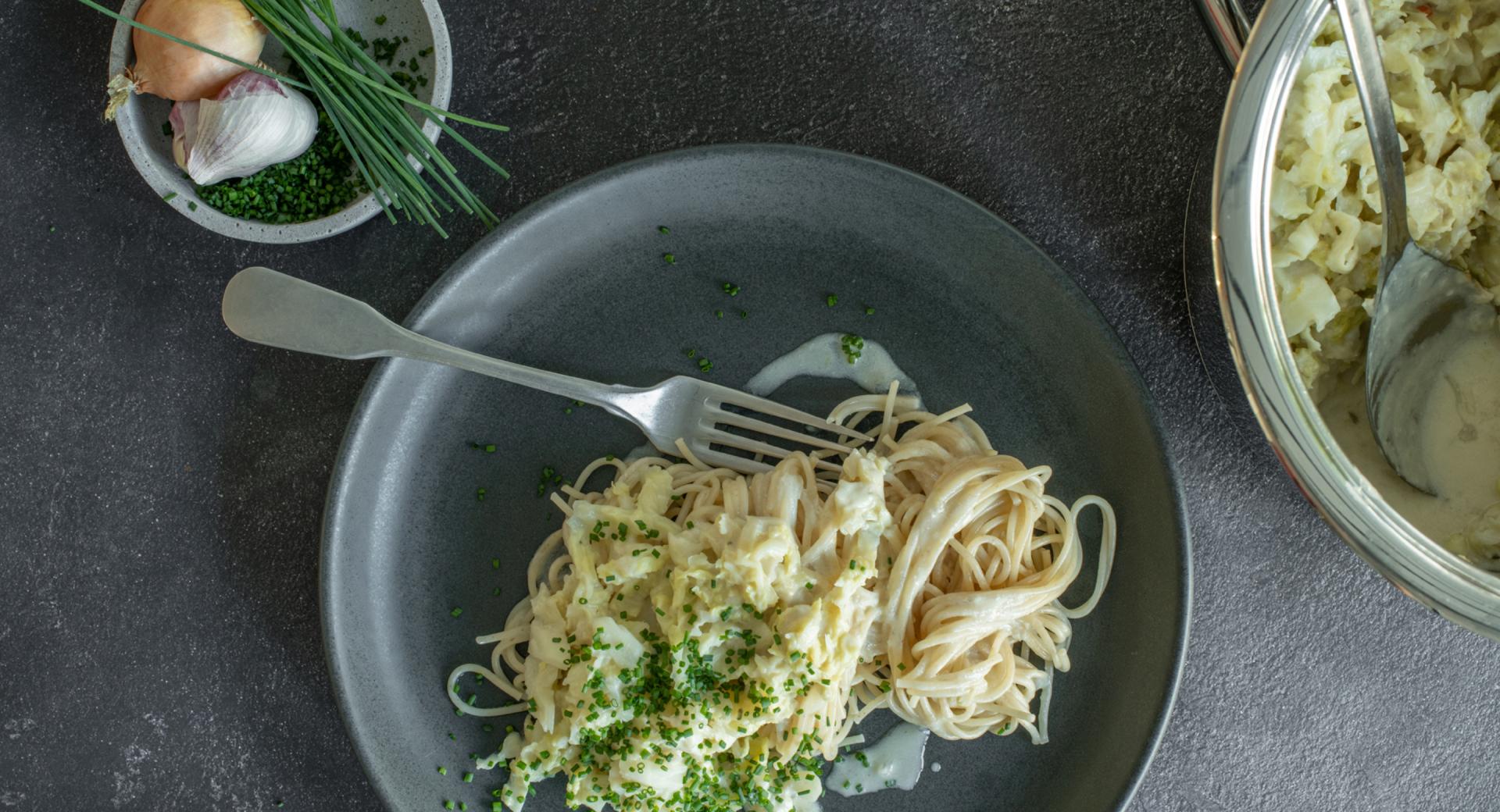 Pasta with savoy cabbage sauce