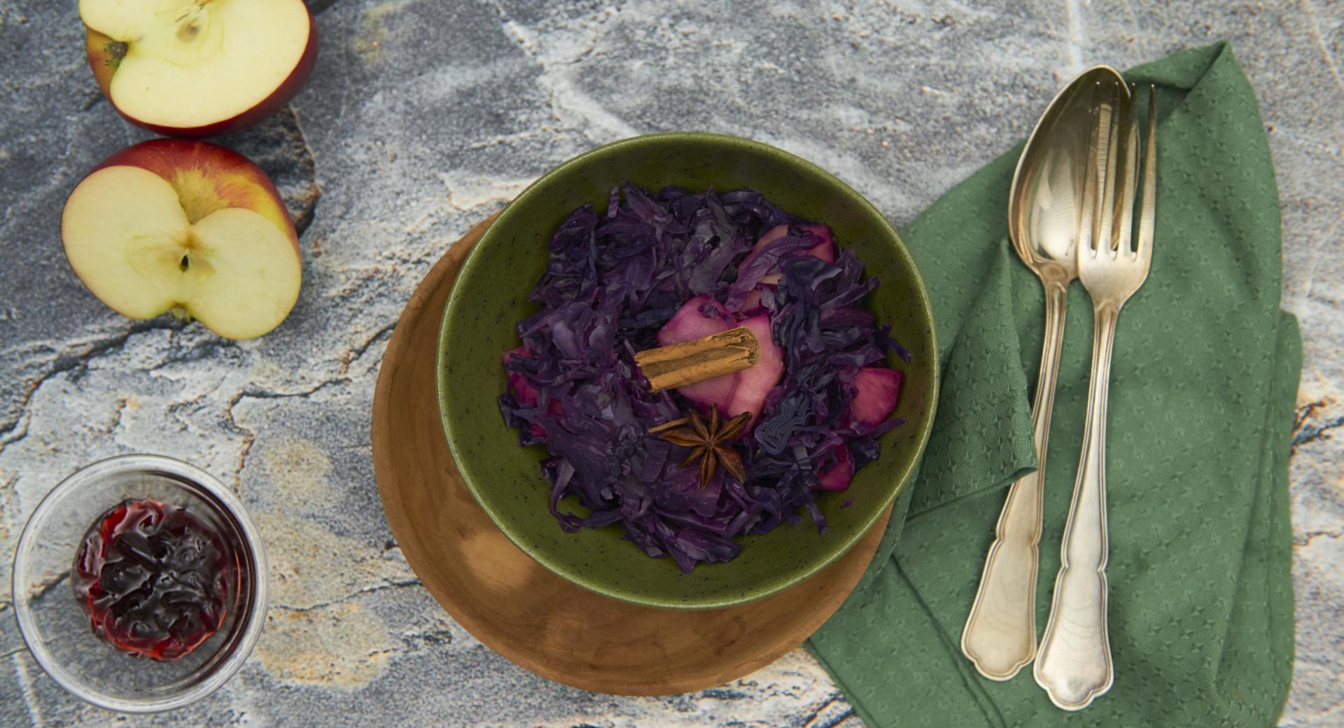 Spiced red cabbage