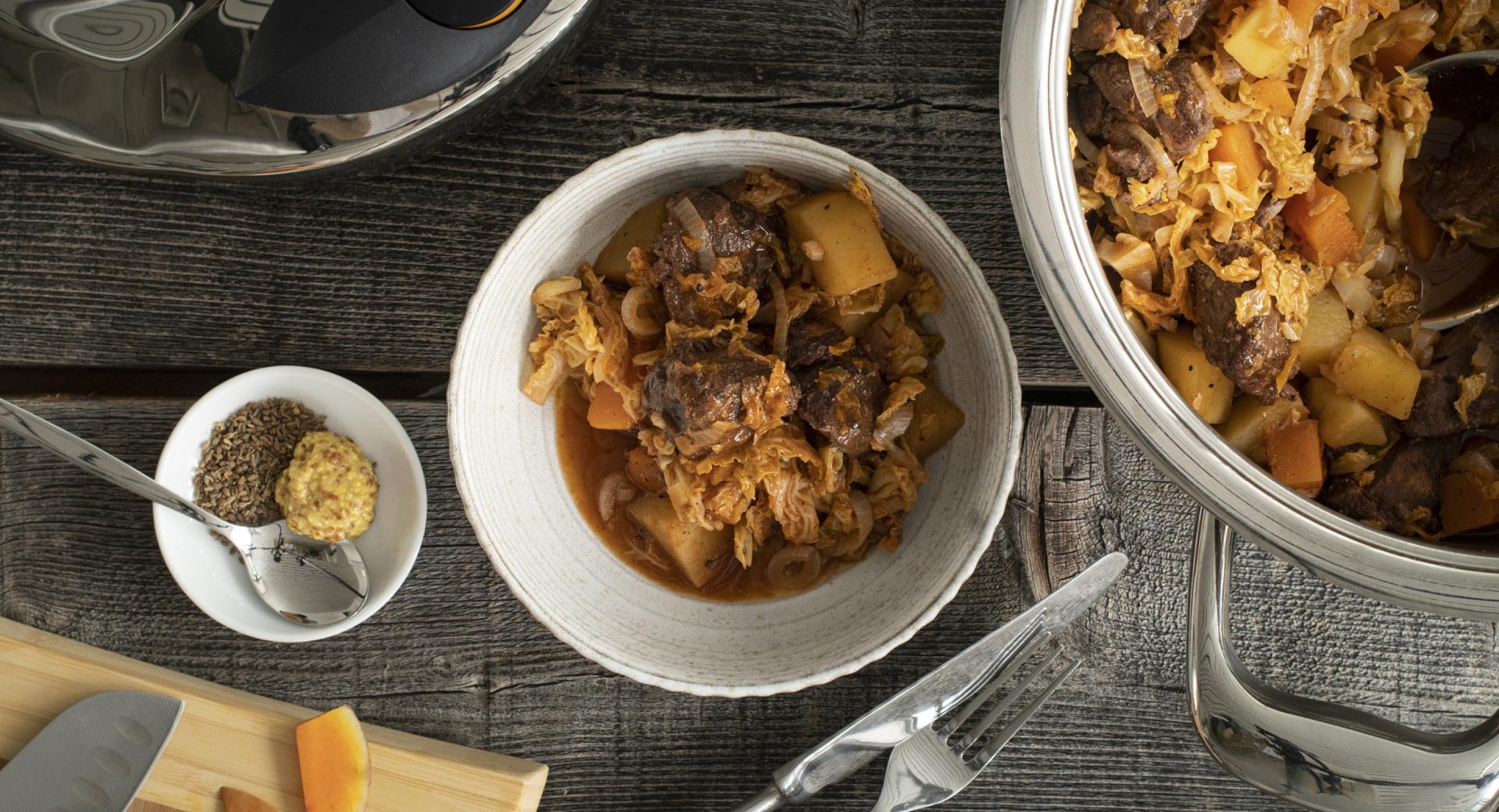 Autumn lamb goulash