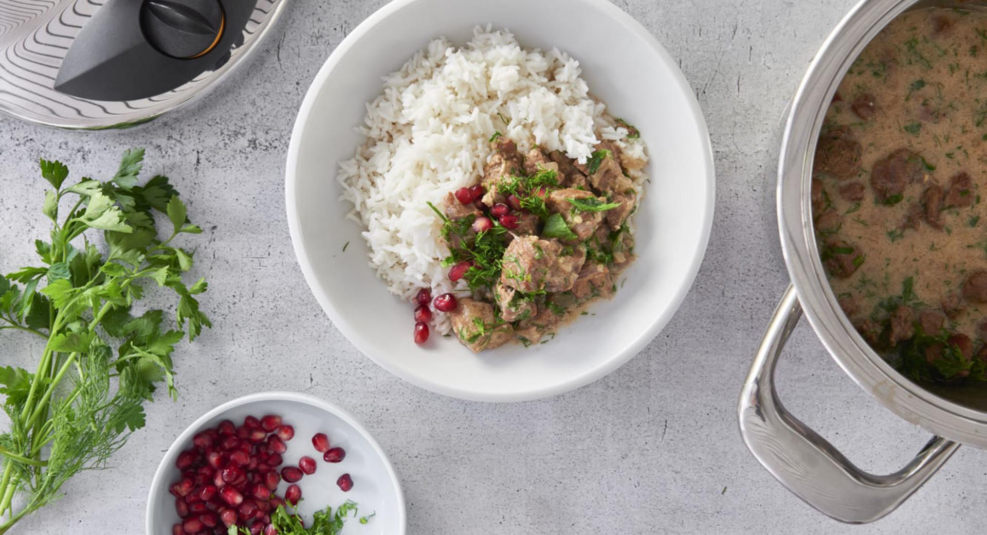 Oriental lamb stew with herbs and yogurt