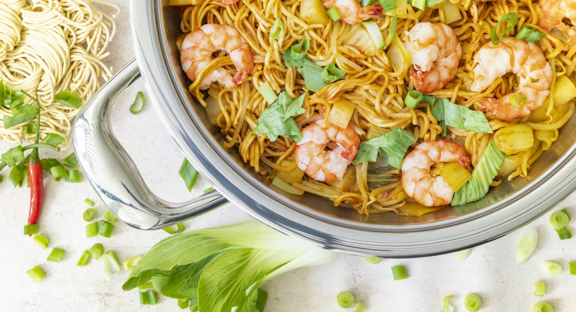 Asian pasta pot with shrimp 