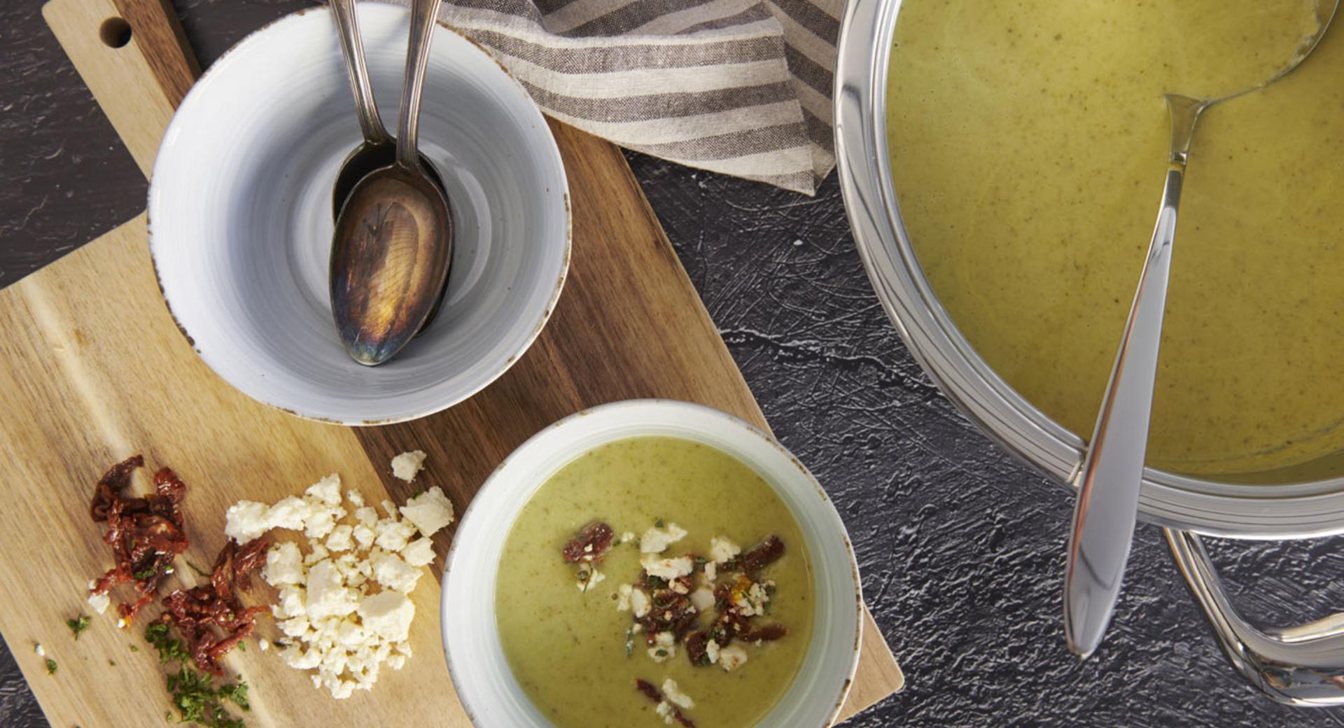 Savoy cabbage and apple soup with feta