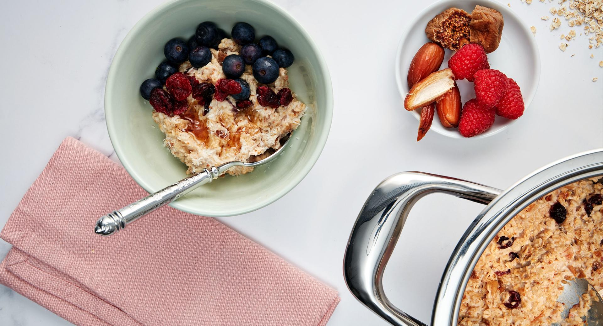 Vegan porridge with dried fruit