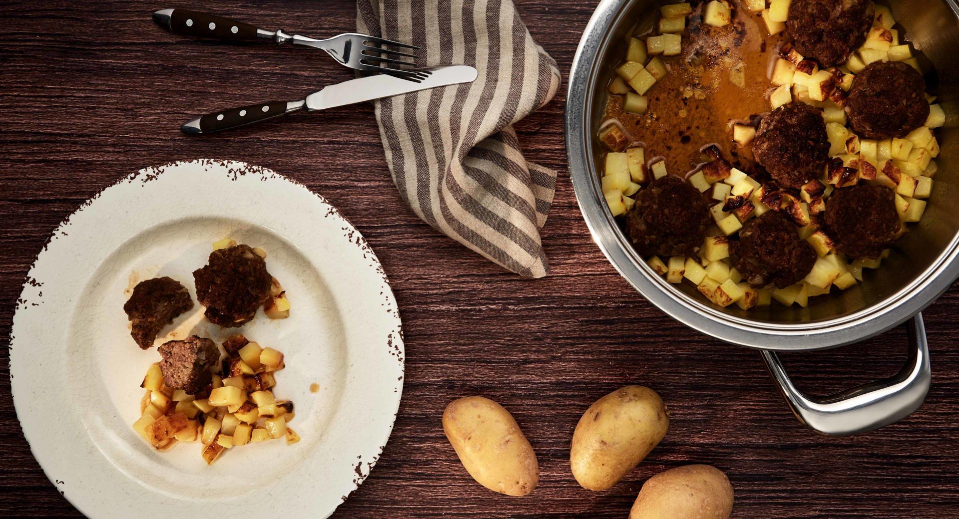 Meatballs with baked potatoes (AMC4me)