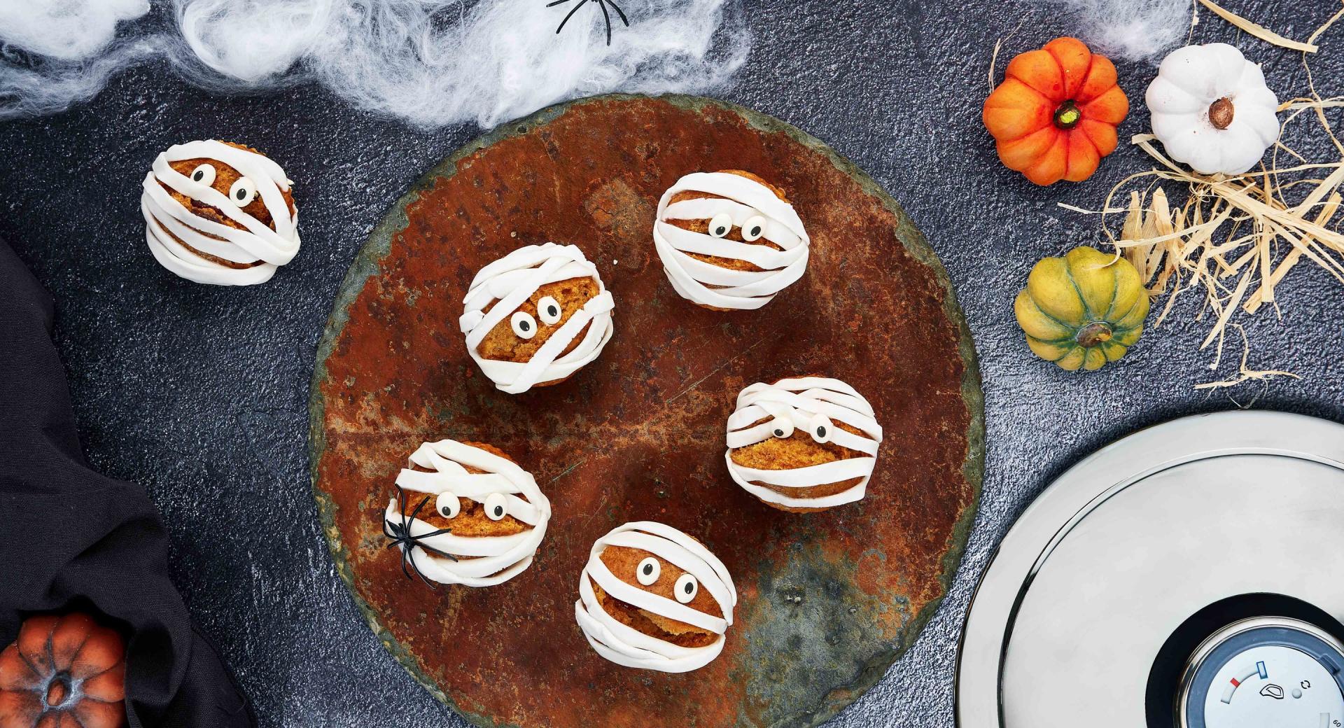 Pumpkin mummy muffins
