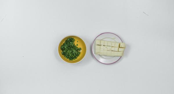 Remove the parsley leaves from the stems and chop finely. Cut the Taleggio into cubes.