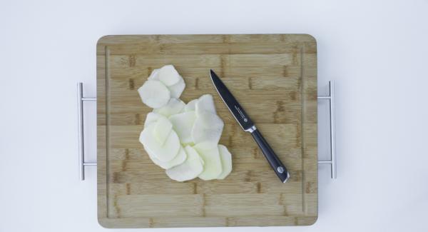 Wash and cut apple in thin slices, as thin as possible.