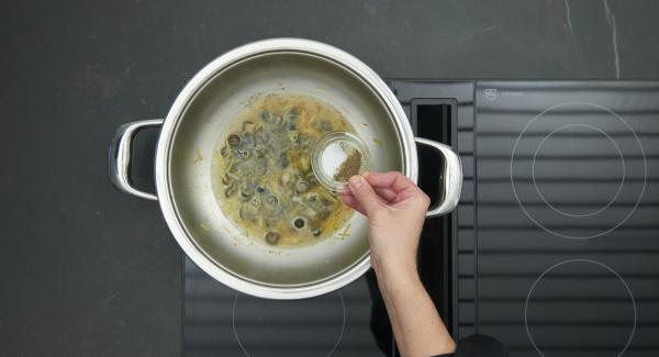 Season to taste with salt and pepper and serve with chicken breasts.