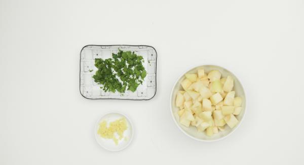 Peel pears and dice. Pluck and chop the coriander leaves. Peel and grate the ginger.