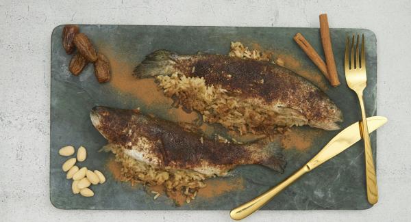 At the end of the cooking time, serve trout sprinkled with cinnamon.