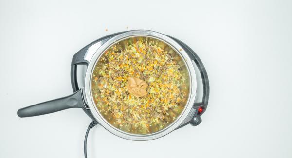 Add the chopped vegetable mixture and roast briefly. Put the lid on and leave to stand for approx. 5 minutes. Stir in peanut butter and season to taste, then allow to cool.