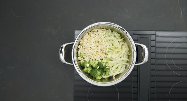 Place vegetables dripping wet in a pot, place pot on stove and set it at highest level. Switch on Audiotherm, enter approx. 5 minutes cooking time in the Audiotherm, fit it on Visiotherm and turn it until the vegetable symbol appears.