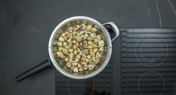 Remove from the hob, deglaze with sherry and vinegar. Stir in honey and season with salt and pepper.