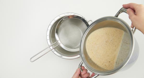 Pass the soup through a sieve at the end of the cooking time and froth up with a hand blender. Place fish rolls in soup plates and arrange with the foamed soup, garnish with cilantro sprigs.