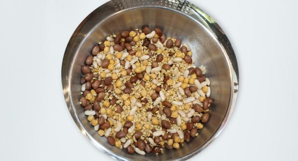 Filter the grain from water and add them, stir well about 3 minutes.