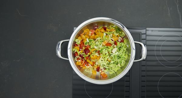 Add vegetables, switch hob at highest level. Switch on Audiotherm, enter approx. 8 minutes cooking time in the Audiotherm, fit it on Visiotherm and turn until the vegetable symbol appears. As soon as the Audiotherm beeps on reaching the vegetable window, set at low level and cook until done.