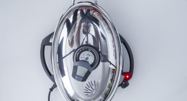 Place pot on Navigenio and set it at level 2. Switch on Audiotherm, fit it on Visiotherm and turn until the carrot symbol appears. Place pot on Navigenio and set it at level 2. Switch on Audiotherm, fit it on Visiotherm and turn until the carrot symbol appears.