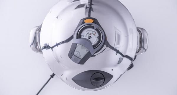 At the end of cooking time, place Secuquick softline into the inverted lid and let it depressurize by itself. Then open and serve. At the end of cooking time, place Secuquick softline into the inverted lid and let it depressurize by itself. Then open and serve.