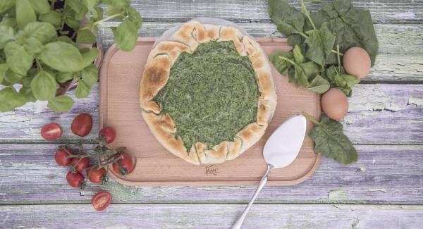 Ricotta and spinach savoury pie