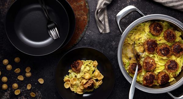 One Pot Pasta with meatballs