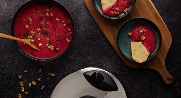 Beetroot dip with yogurt