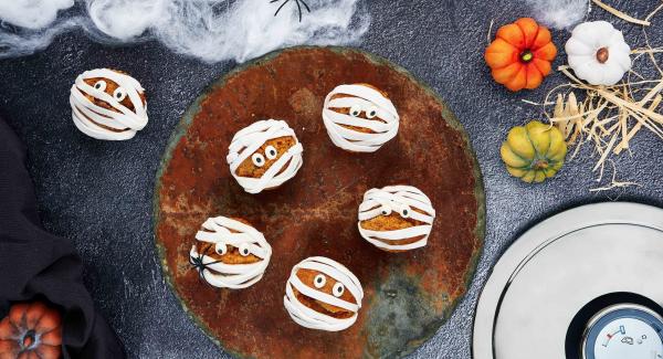 Pumpkin mummy muffins