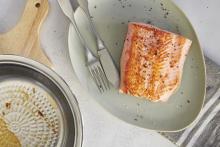 Salmon fillet without turning